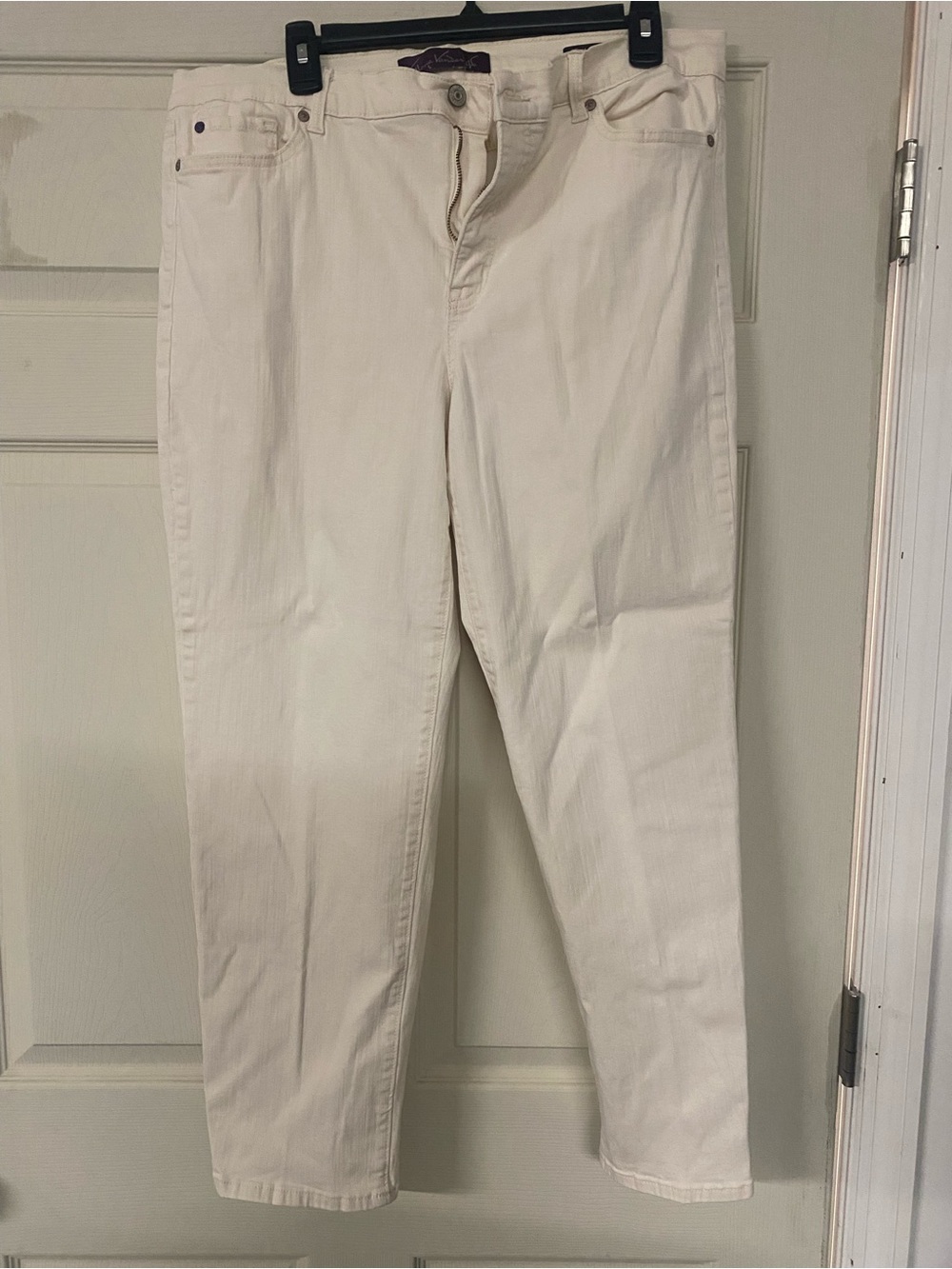 Women’s Cream Straight-Leg Jeans